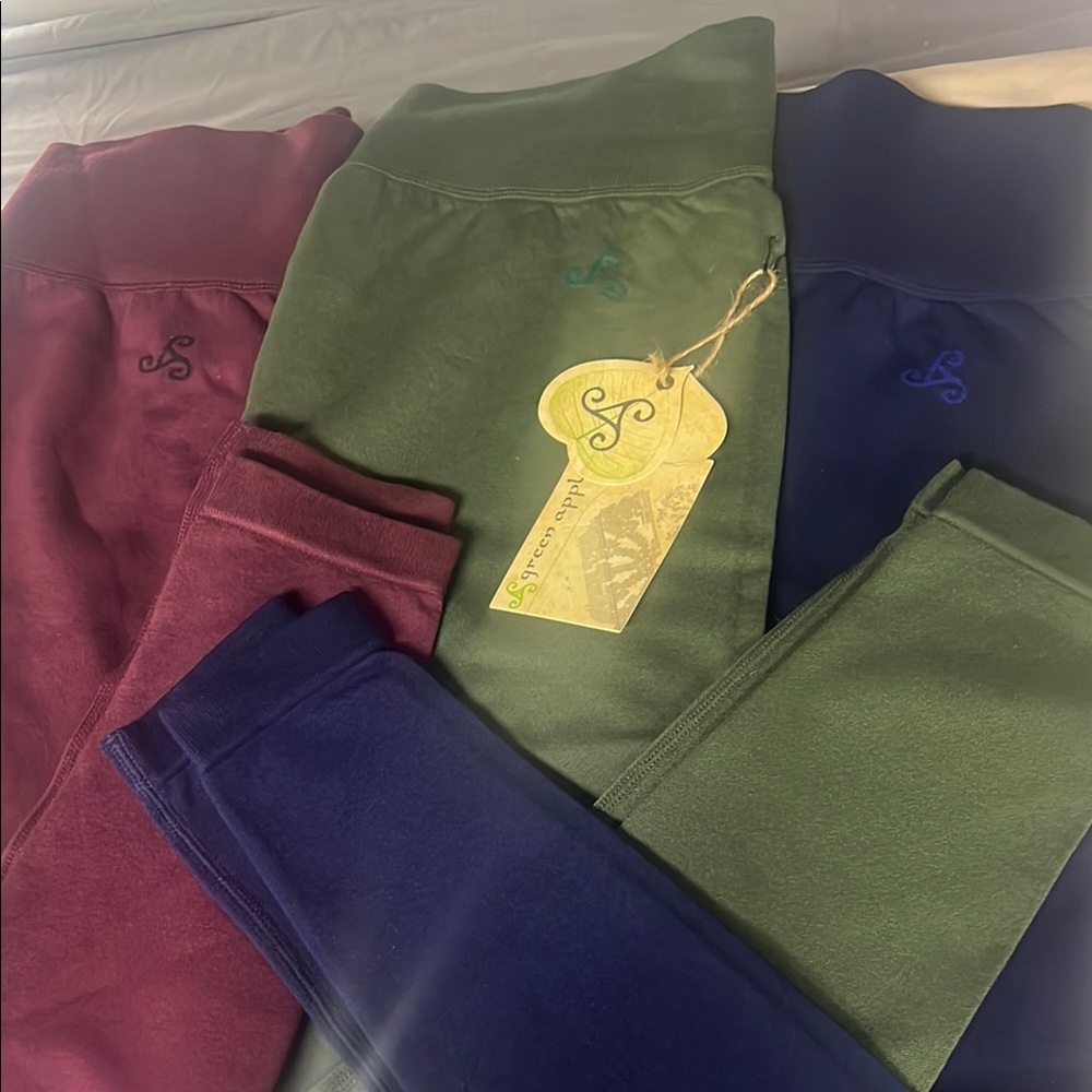 Green Apple Leggings in Green and Blue Soft Matte Finish